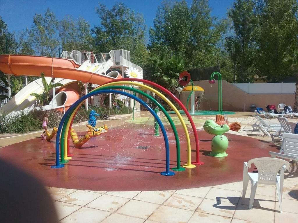 Camping Les Sables Du Midi Hotel Valras-Plage Exterior photo
